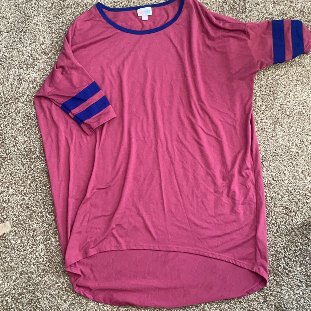 LuLaRoe tunic. Size small. Fits oversized